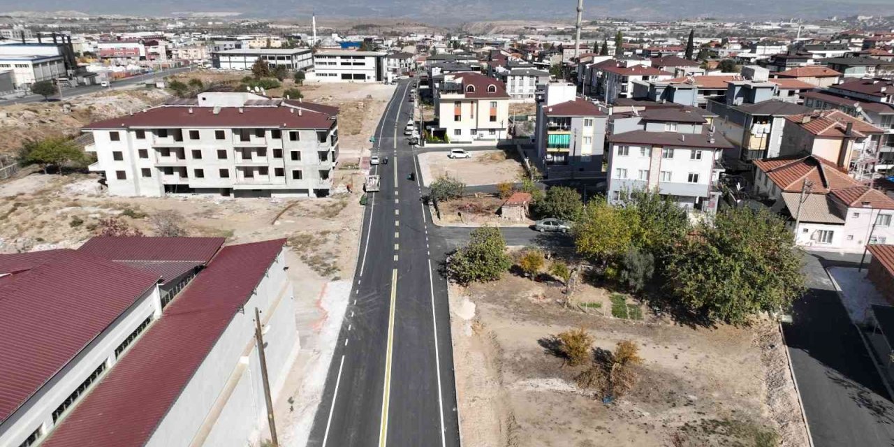 Merkezefendi’de yenilenen yol ve kaldırımlar ulaşıma açıldı