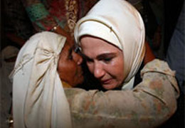 Emine Erdoğan gözyaşlarını tutamadı