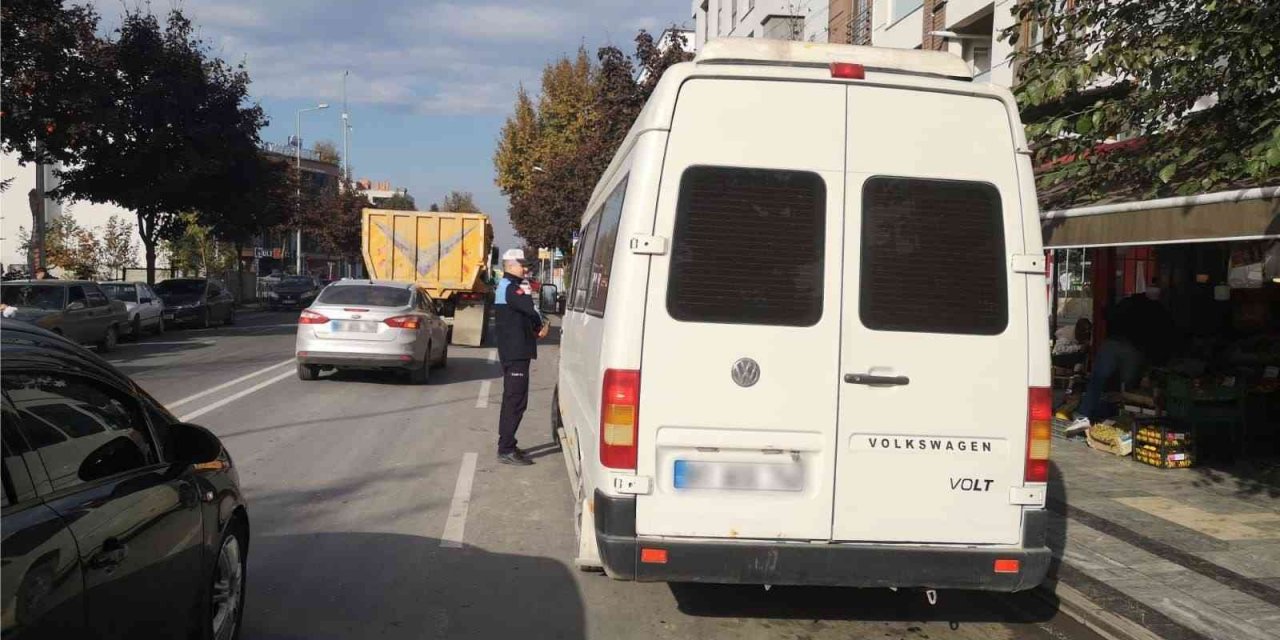 Güzergah dışı yolcu taşımacılığı yapan sürücülere işlem yapıldı