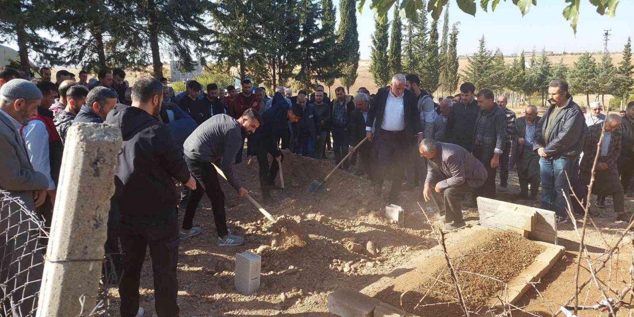 Yarı çıplak halde ölü bulunan çocuğun kimliği belli oldu