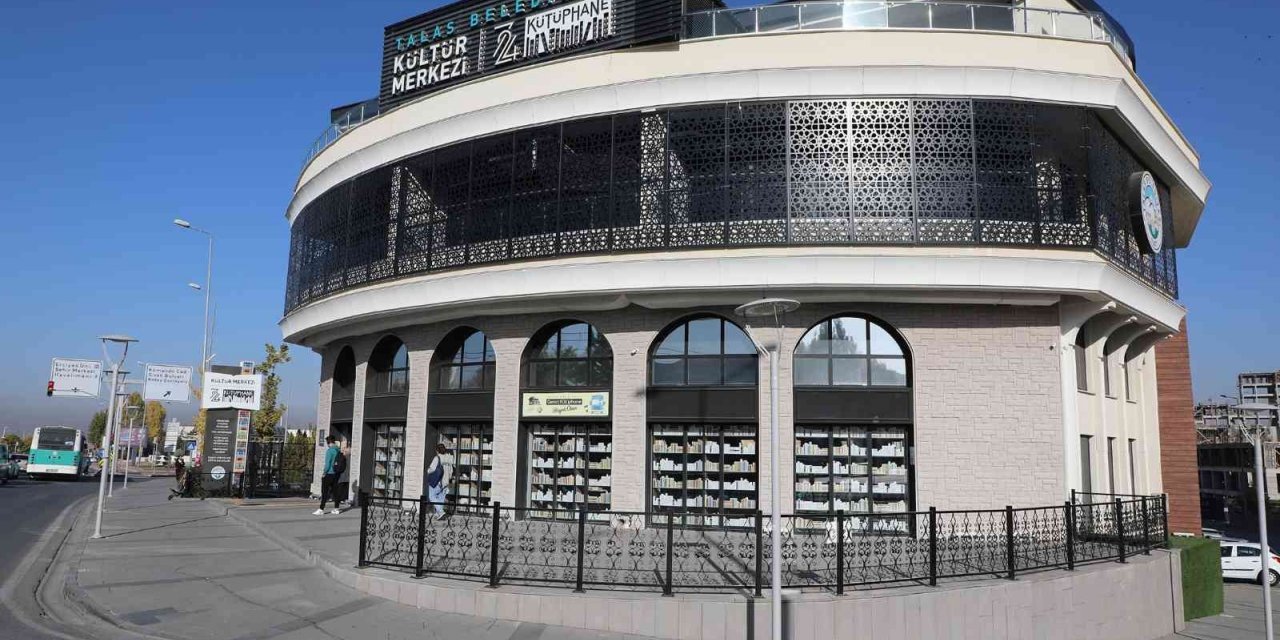 ‘Uyumayan kütüphane’ 2 yaşında