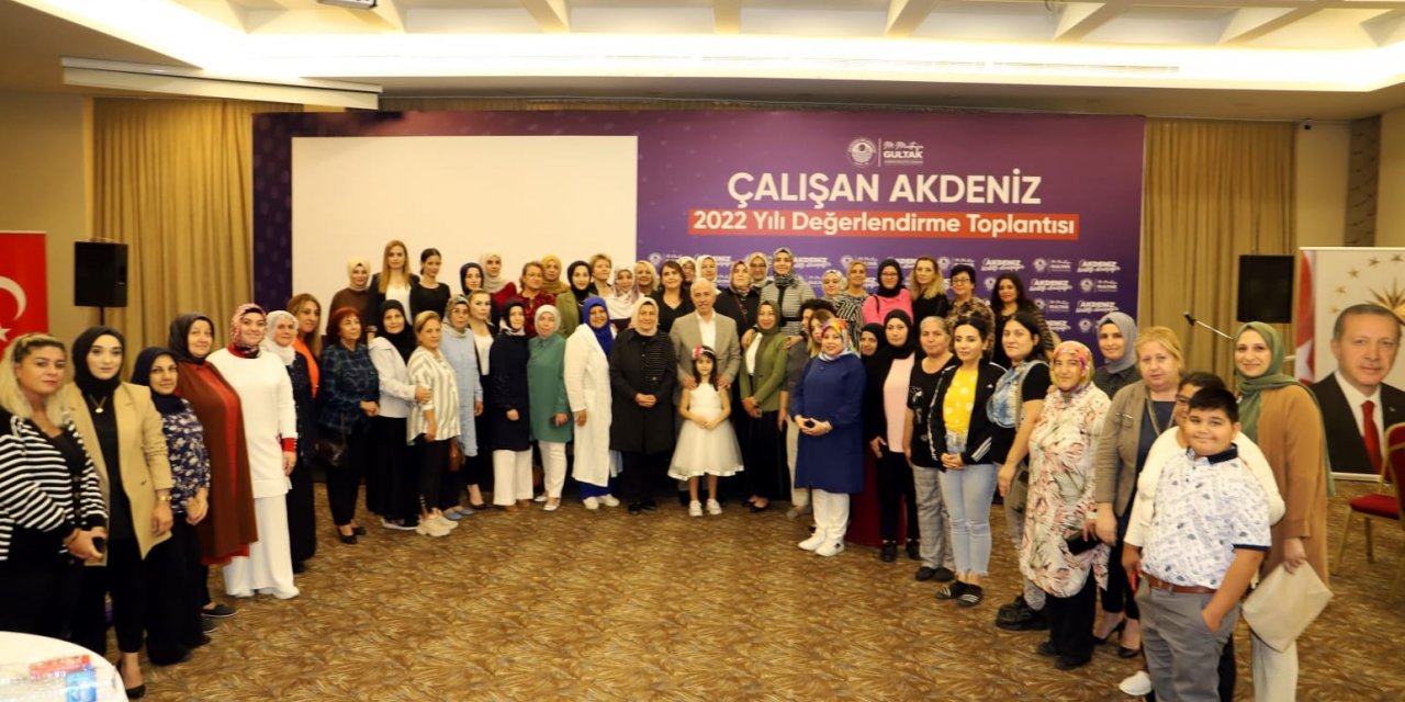 Başkan Gültak, Akdeniz’in değişimini mahalle başkanlarına anlattı