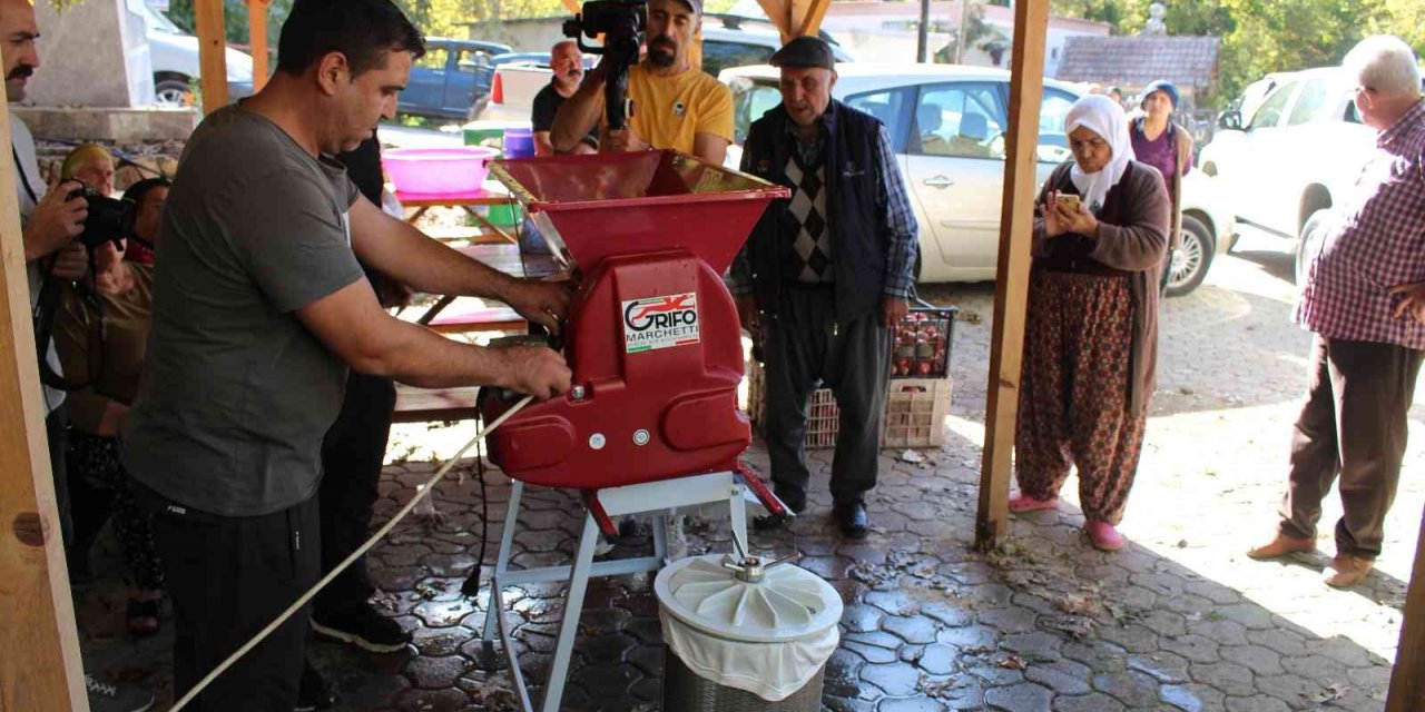 Büyükşehir makine hibeleriyle vatandaşın işini kolaylaştırıyor