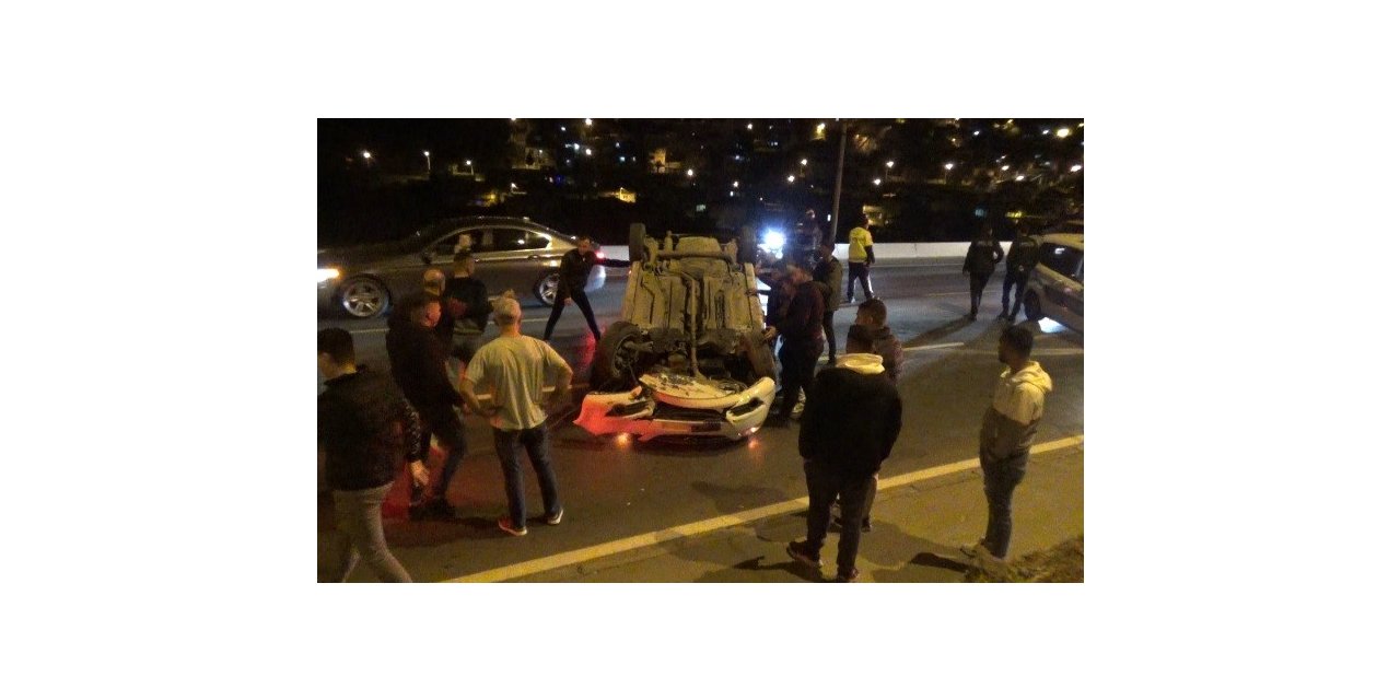 İzmir’de alkollü sürücü direksiyon hakimiyetini kaybederek takla attı