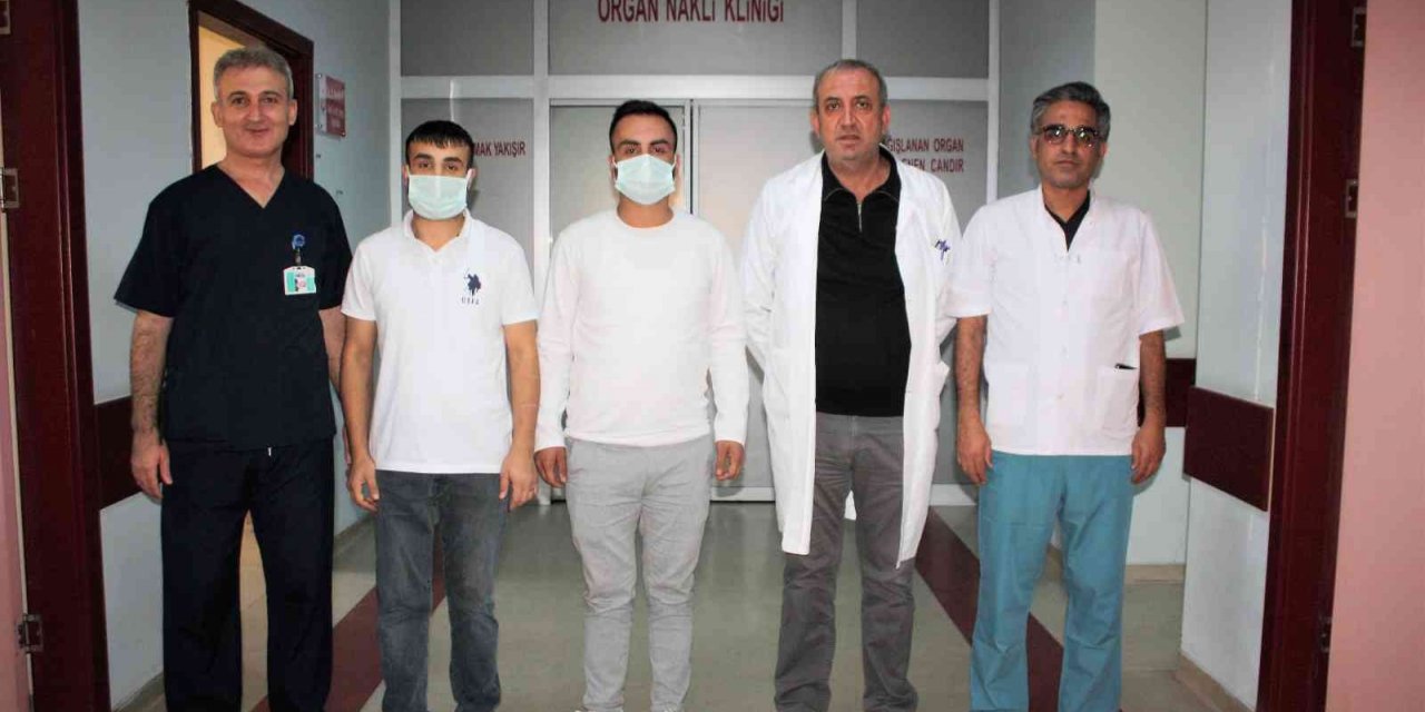 Kemoterapi tedavisinde böbreklerini kaybeden kardeşine bağışta bulunan ağabey nakil çağrısında bulundu