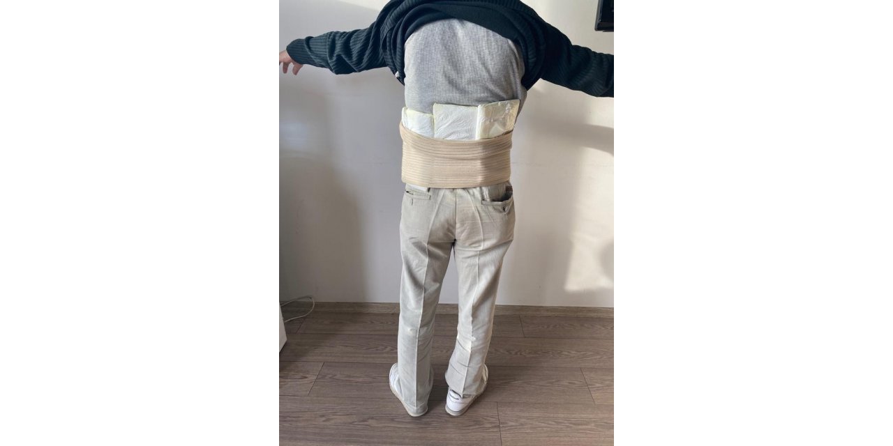 Yolcu otobüsünde beline sarılı 820 gram esararla yakalandı
