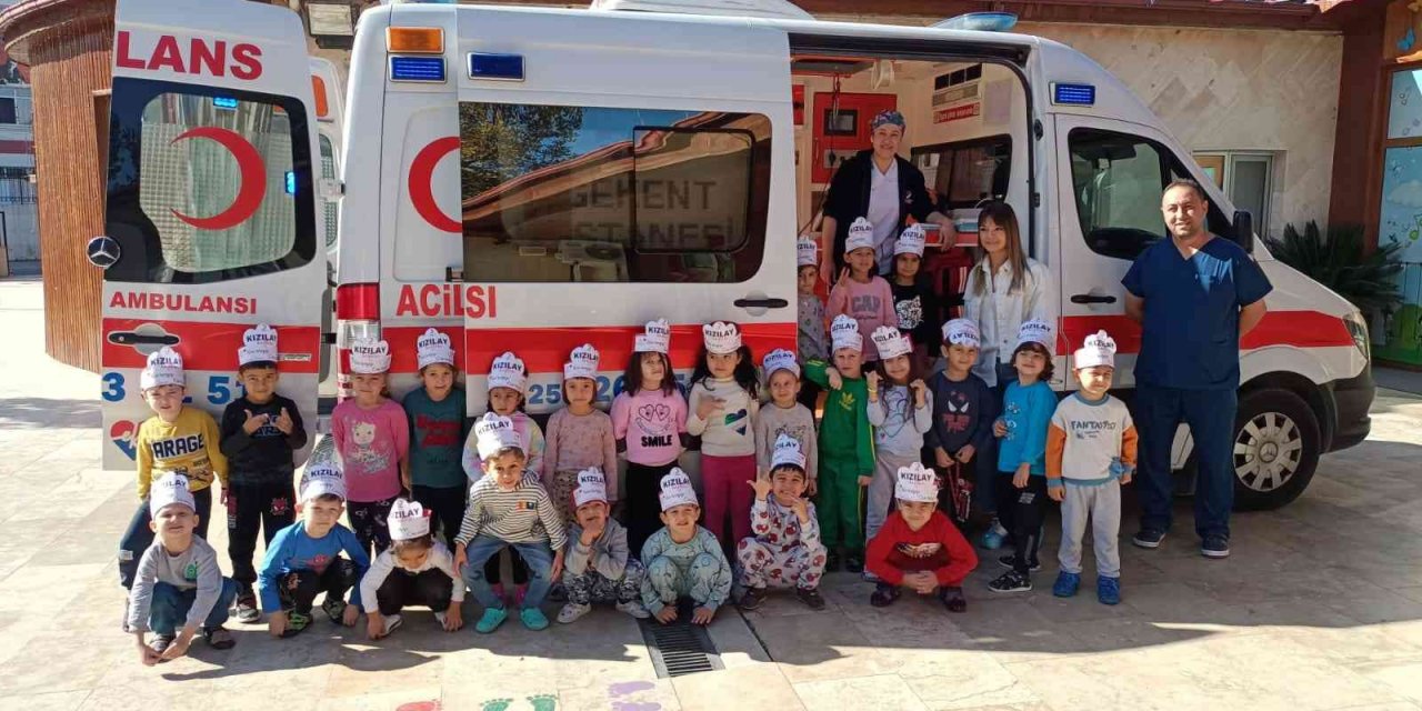 Egekent Hastanesi öğrencilere Kızılay’ı anlattı