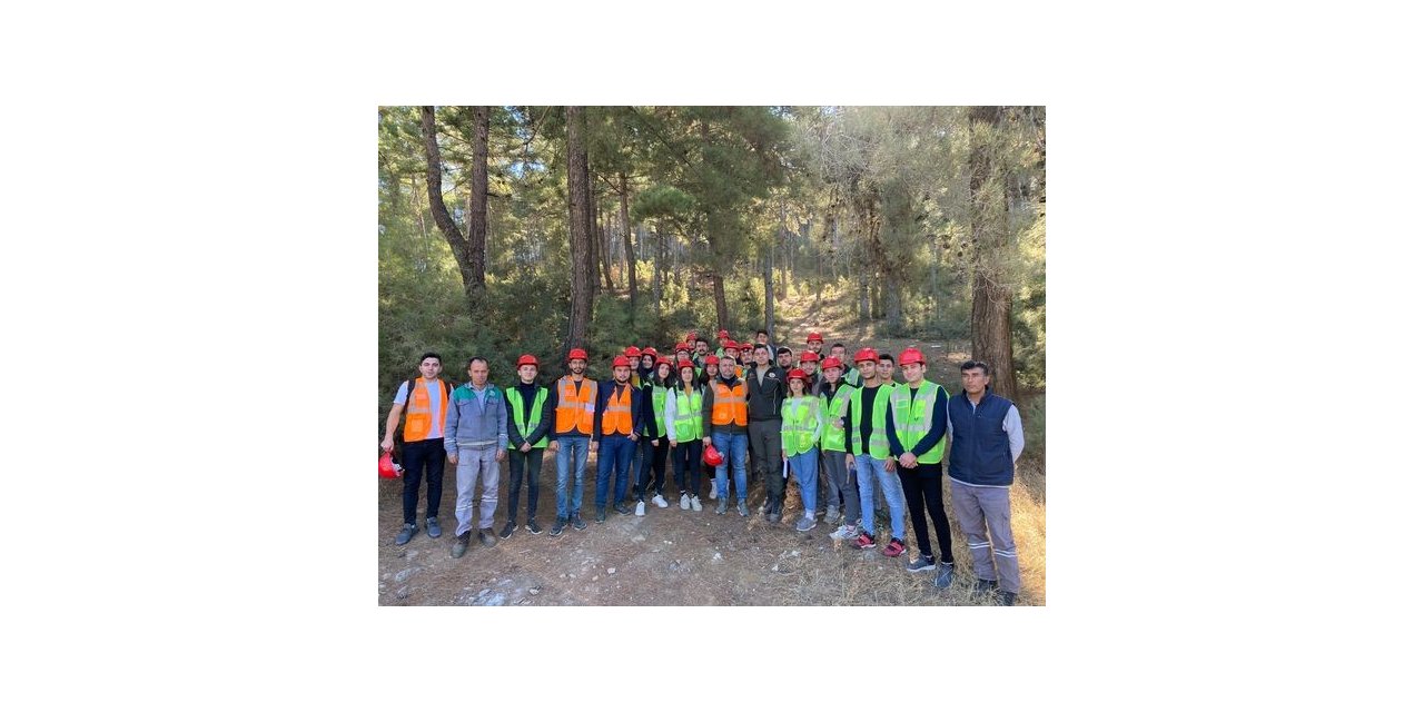 Kavaklıdere’de Ormancılık Bölümü öğrencilerine arazide eğitim verildi