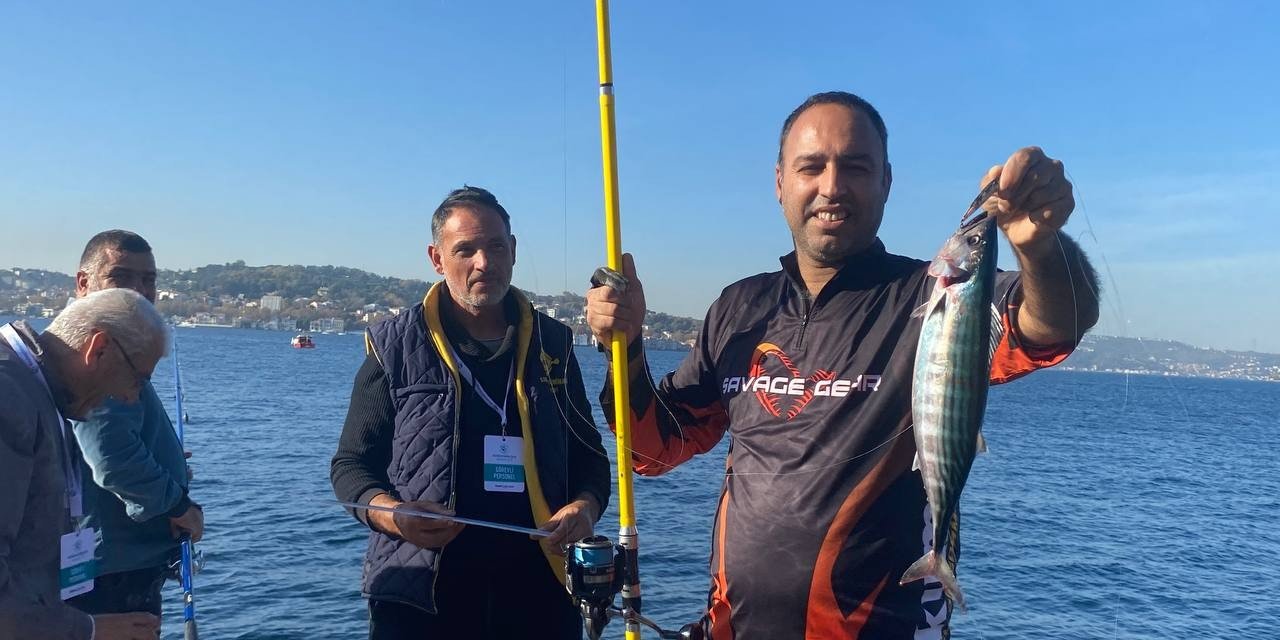 Beykoz’da 200 kişinin katıldığı “Balık Tutma Yarışması” renkli görüntüler oluşturdu