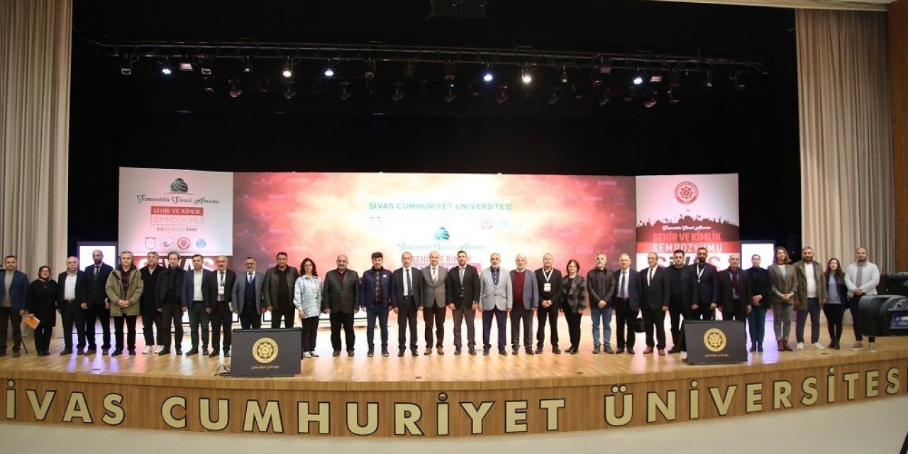 25 üniversiteden 48 akademisyen katıldı