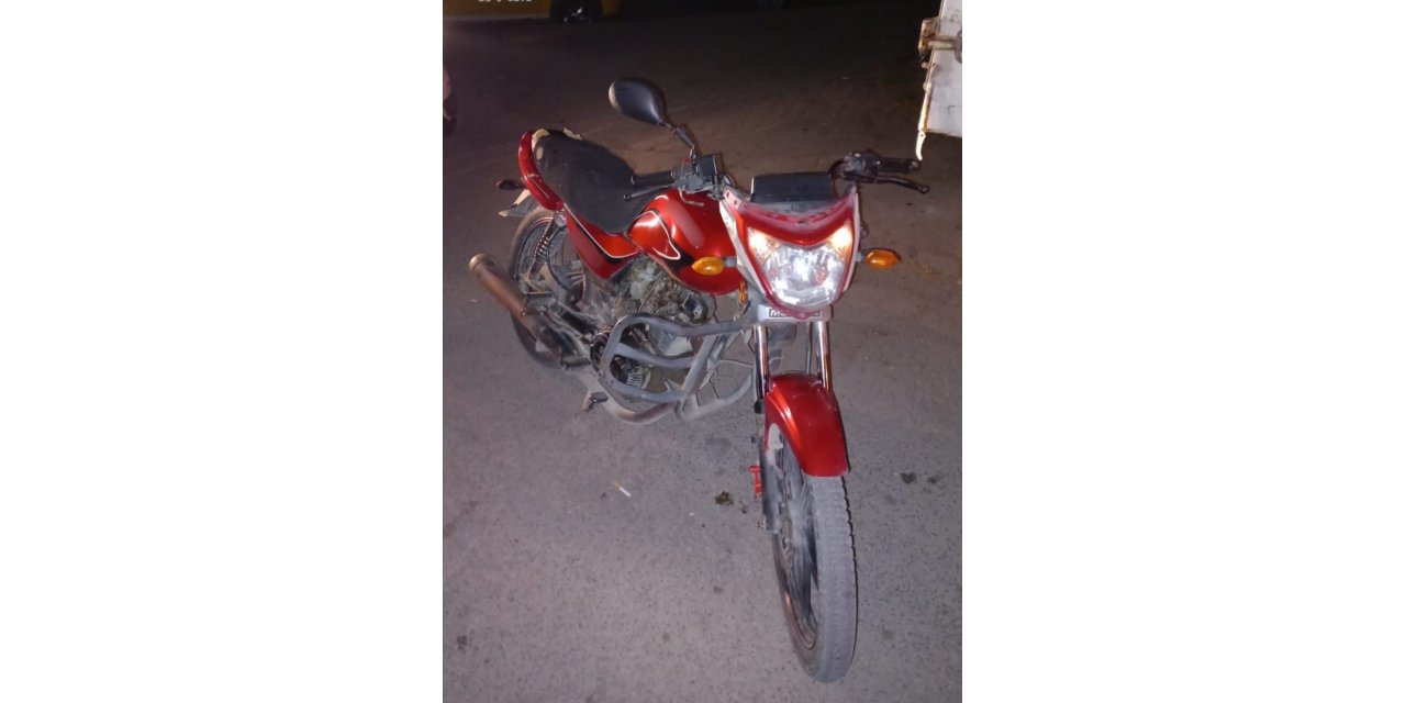 Motosiklet hırsızını bekçiler yakaladı