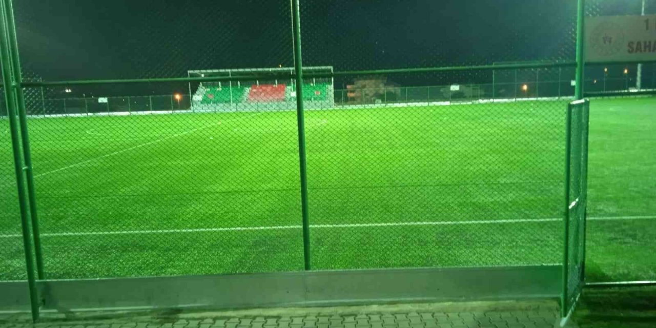 Erkilet Stadı 1 Nolu Saha’da ışıklandırma tamamlandı