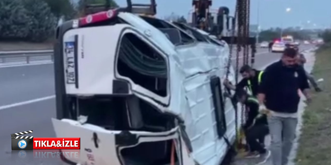 Porsche ile servis minibüsü çarpıştı! 4 yaralı