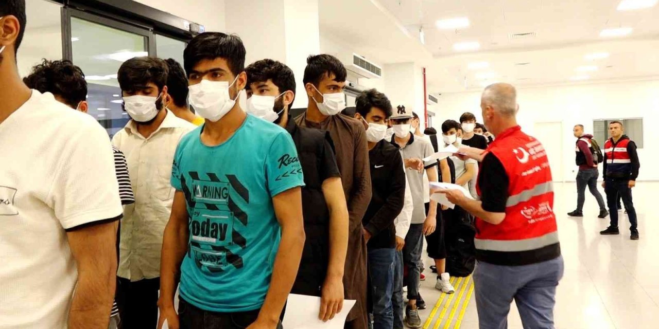 İstanbul’da 41 bin 35 kaçak göçmen sınır dışı edildi