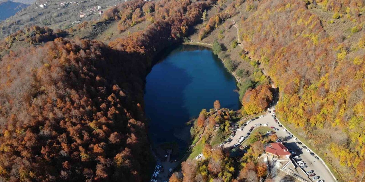 Ulugöl’de eşsiz renk cümbüşü: Günde 6 bin kişi geziyor