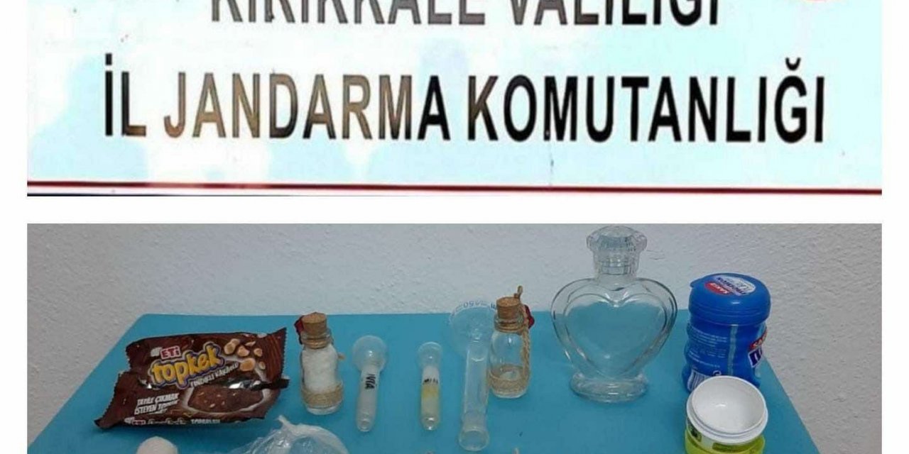 Hediyelik eşya paketinden uyuşturucu çıktı: 1 tutuklama
