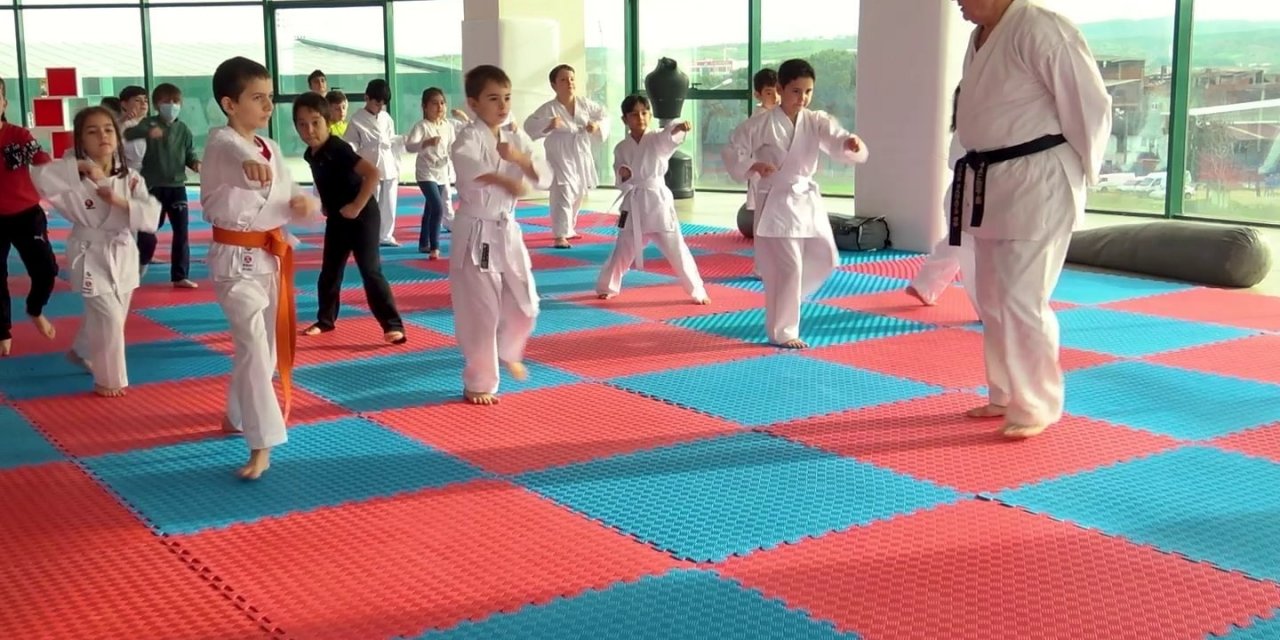 Biga Belediyesi’nin kış kurslarına yoğun ilgi