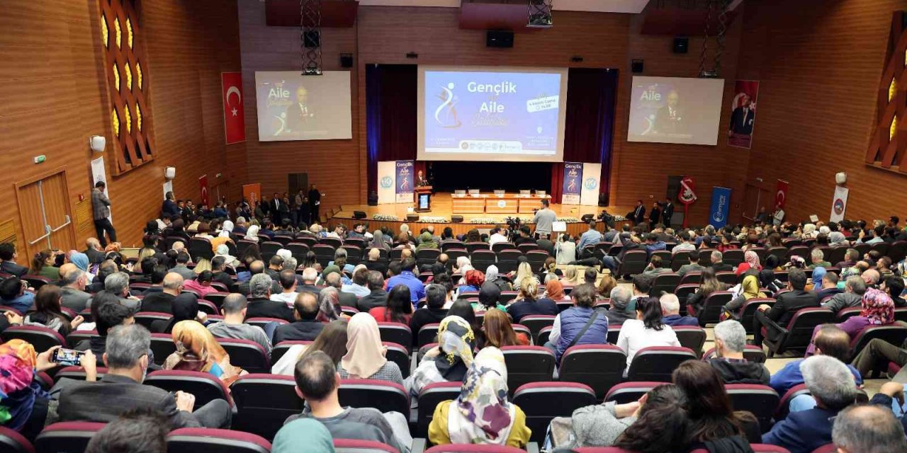 Başkan Yalçın: "Aile ve gençlik üzerine hain bir saldırı var"