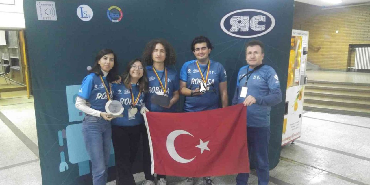 Afyonkarahisar ROBİLSA Takımıyla dünya birinciliği gururunu yaşadı