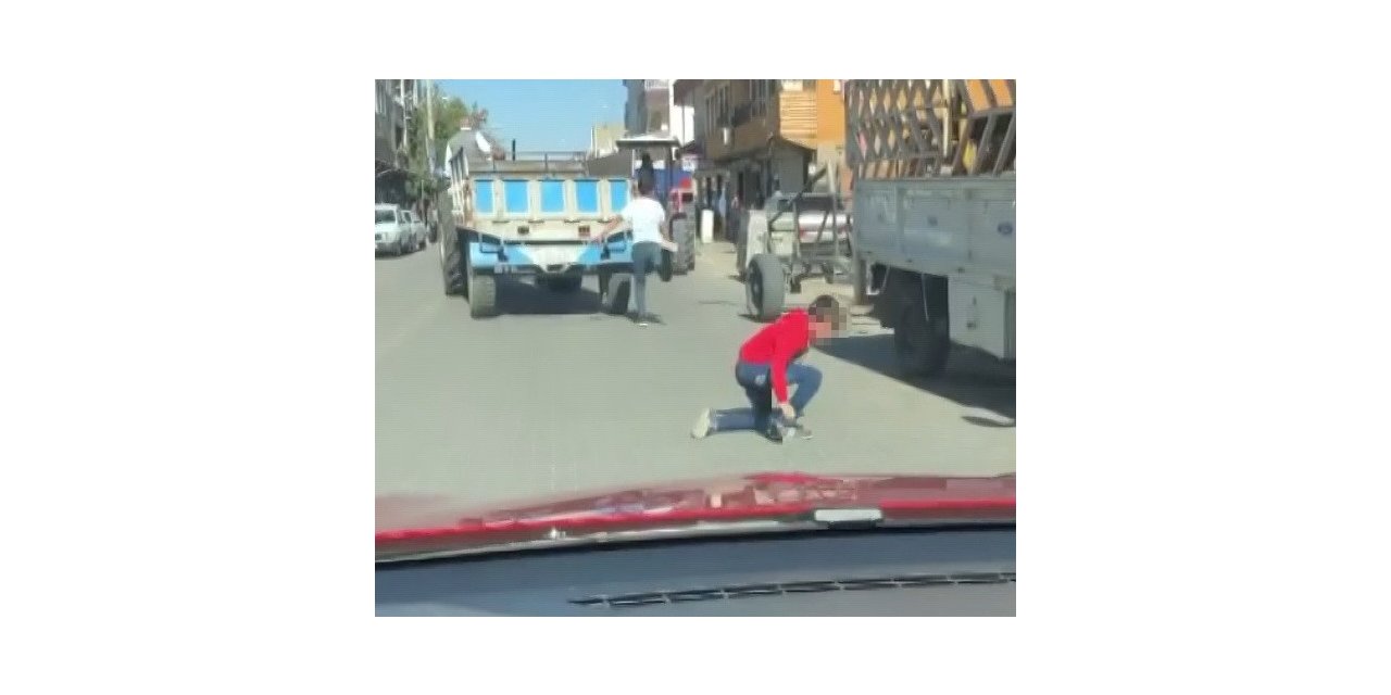 Traktör römorkuna asılan çocuk ölümden döndü