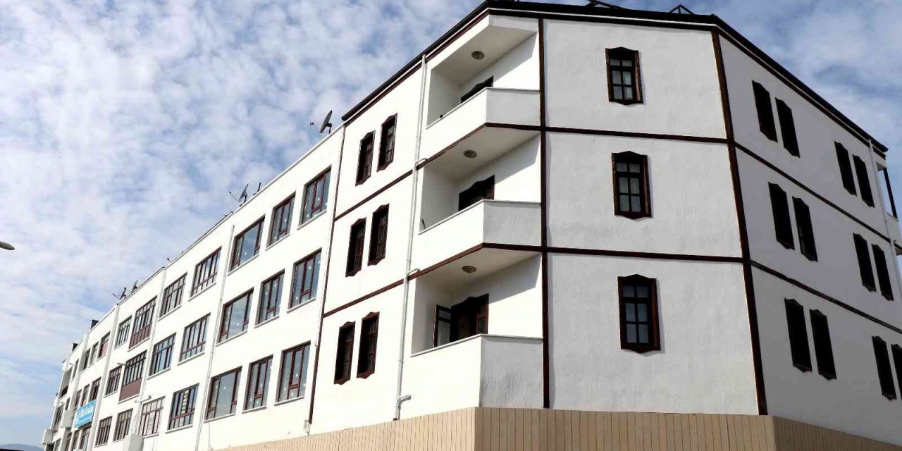 Safranbolu’da binaların ön cephe yenileme çalışmaları sürüyor