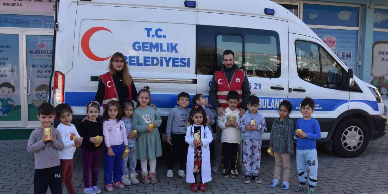 Gemlik’te anaokuluna öğrencileri sağlık hizmetleri hakkında bilgilendirildi
