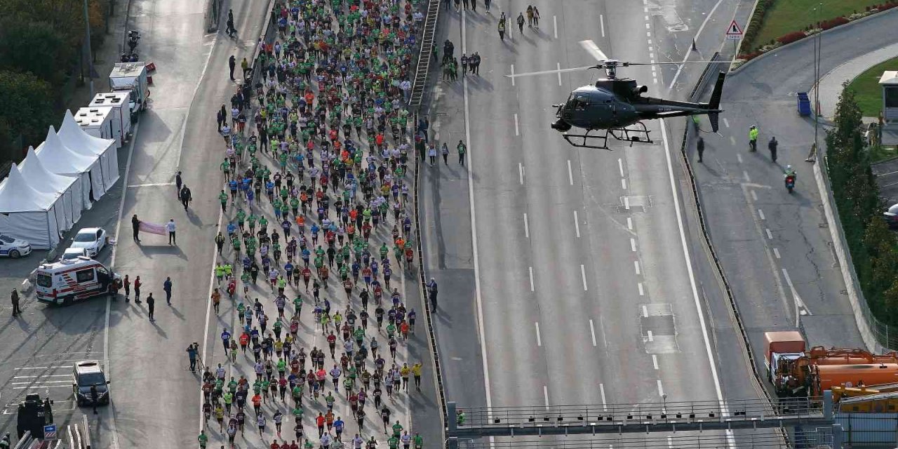 53 yaşındaki sporcu 42 kilometrelik maratonu 2.’likle tamamladı