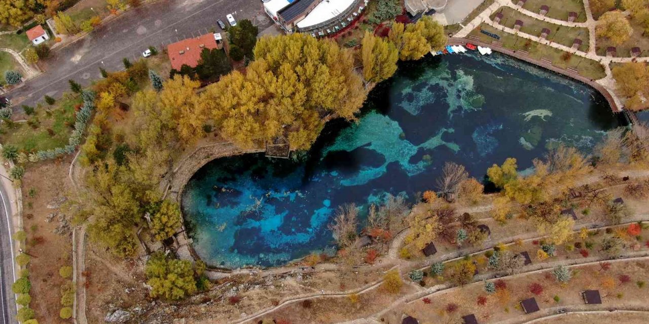 ’Bozkırın nazar boncuğu’ sonbaharda göz kamaştırıyor