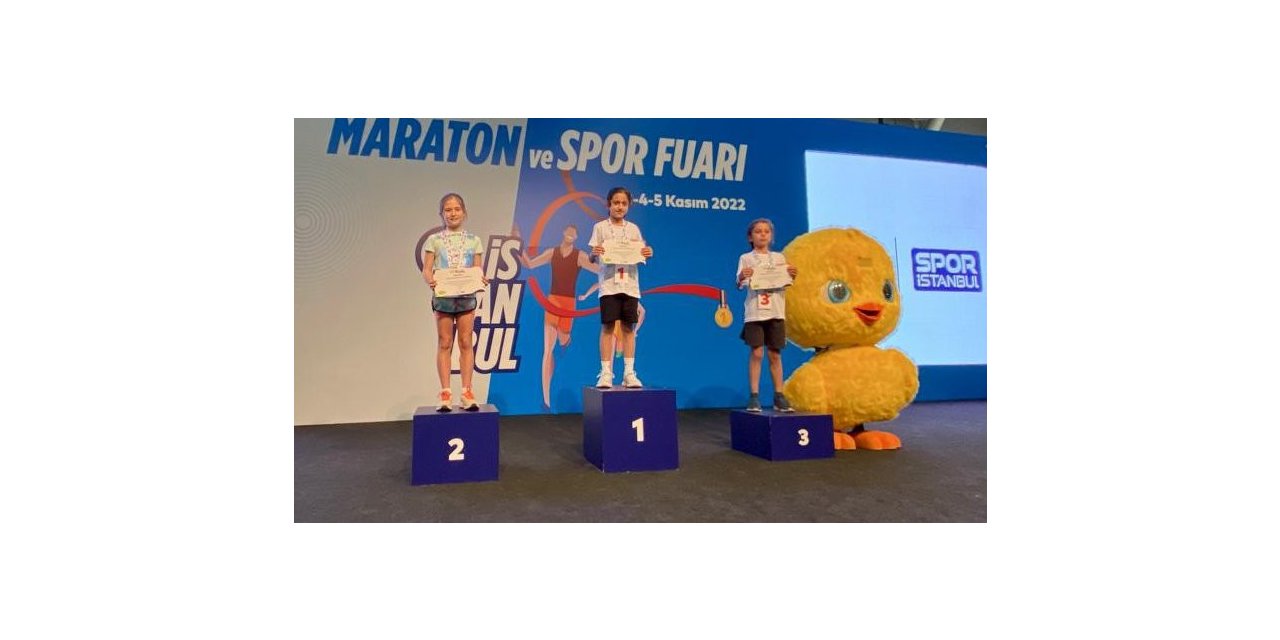 Öğrenciler 44. İstanbul Maratonu’nda derece aldı