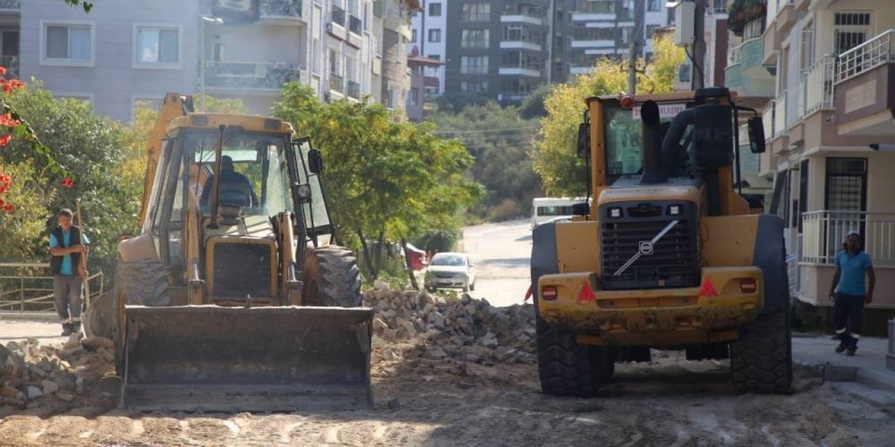Hatay’da asfalt ve yol bakım çalışması