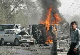 Pakistan'da kanlı gün: 65 ölü