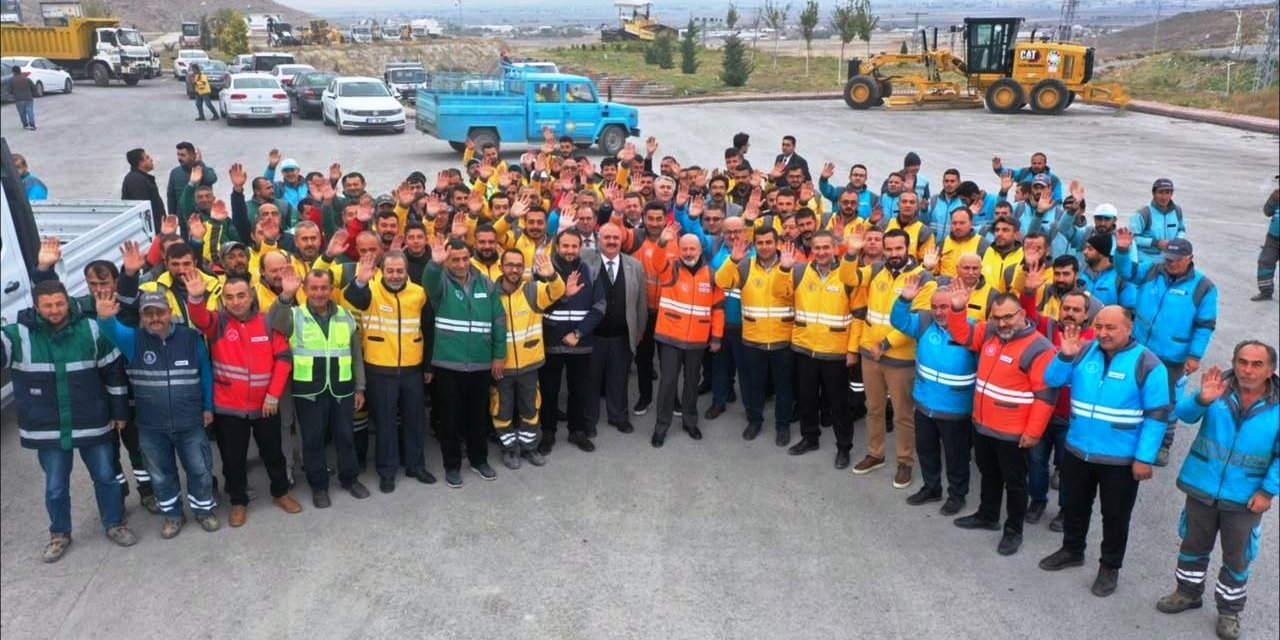 Başkan Çolakbayrakdar: "Türkiye’ye örnek olan belediyeyiz"