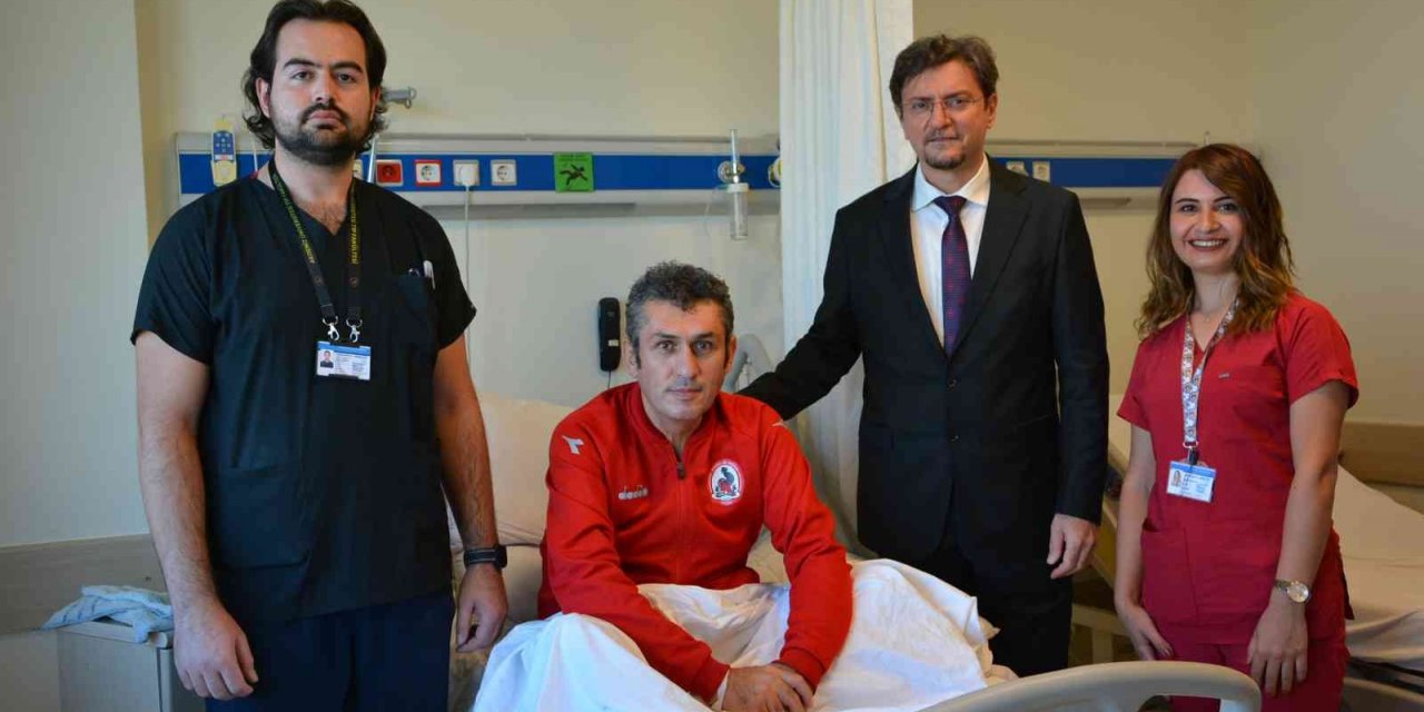 Göğsünden kötü huylu devasa kitle çıktı