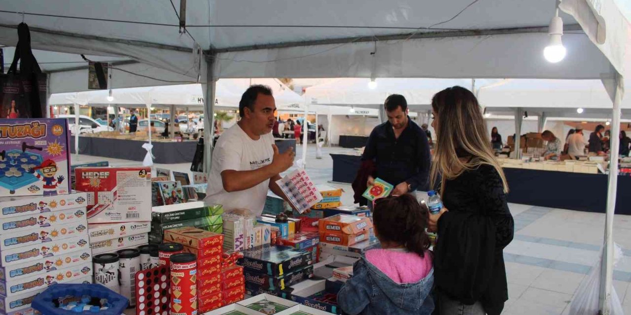 "Samandağ Kitap Günleri" bir hafta daha uzatıldı