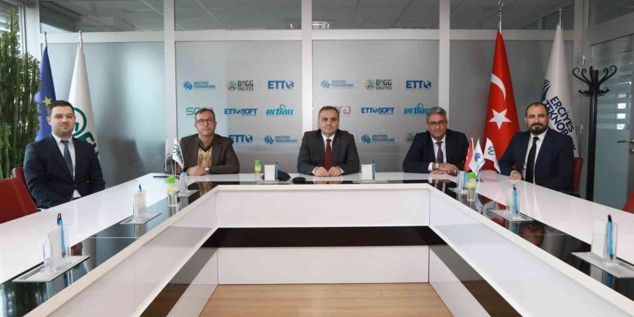 Rektör Altun, Erciyes Teknopark ’da İncelemelerde Bulundu