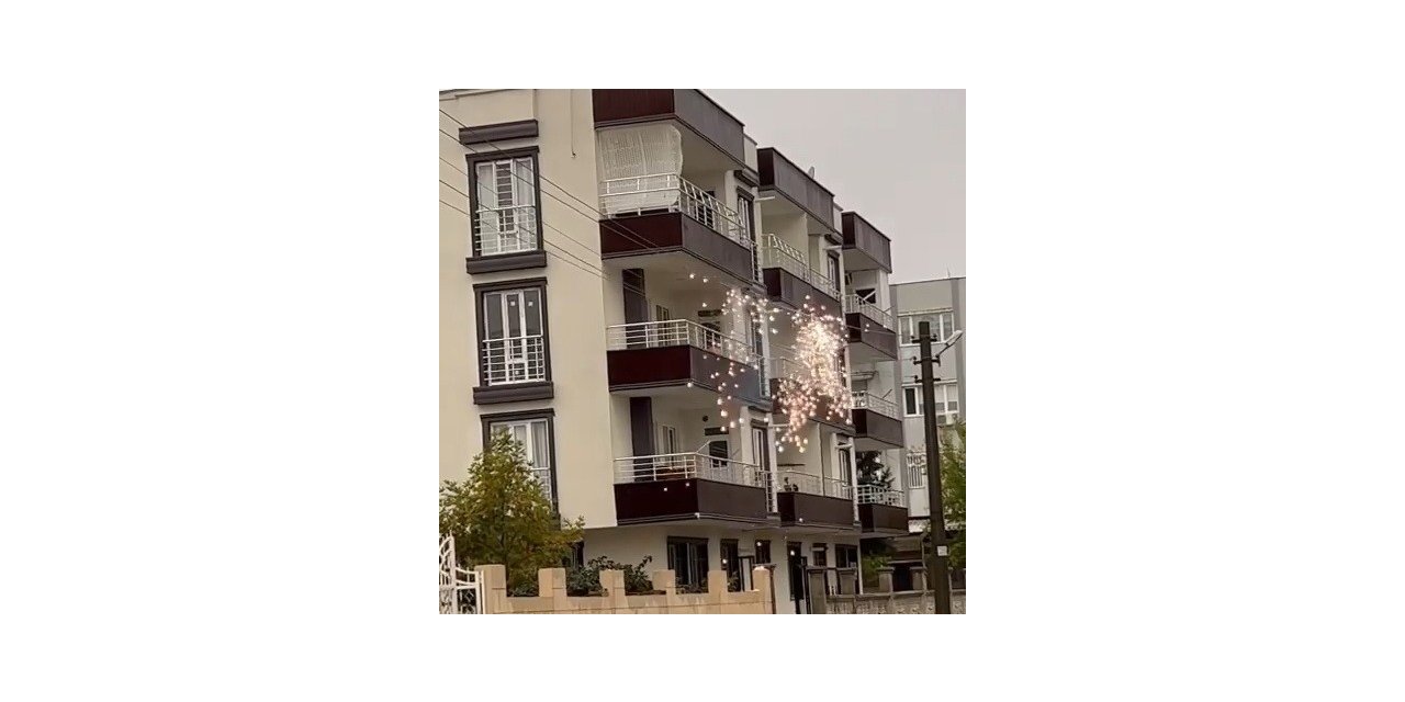 Kıvılcım atan elektrik telleri korkuttu