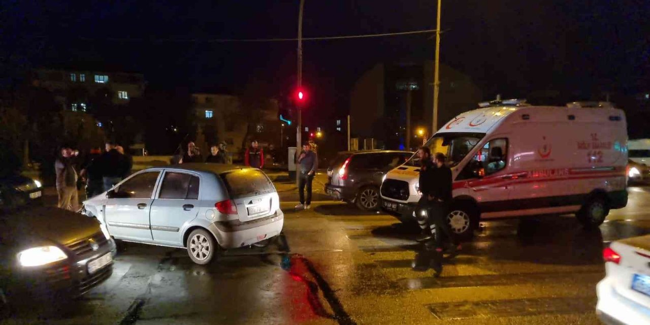 Çorum'da zincirleme kaza! Yayalar ölümden döndü