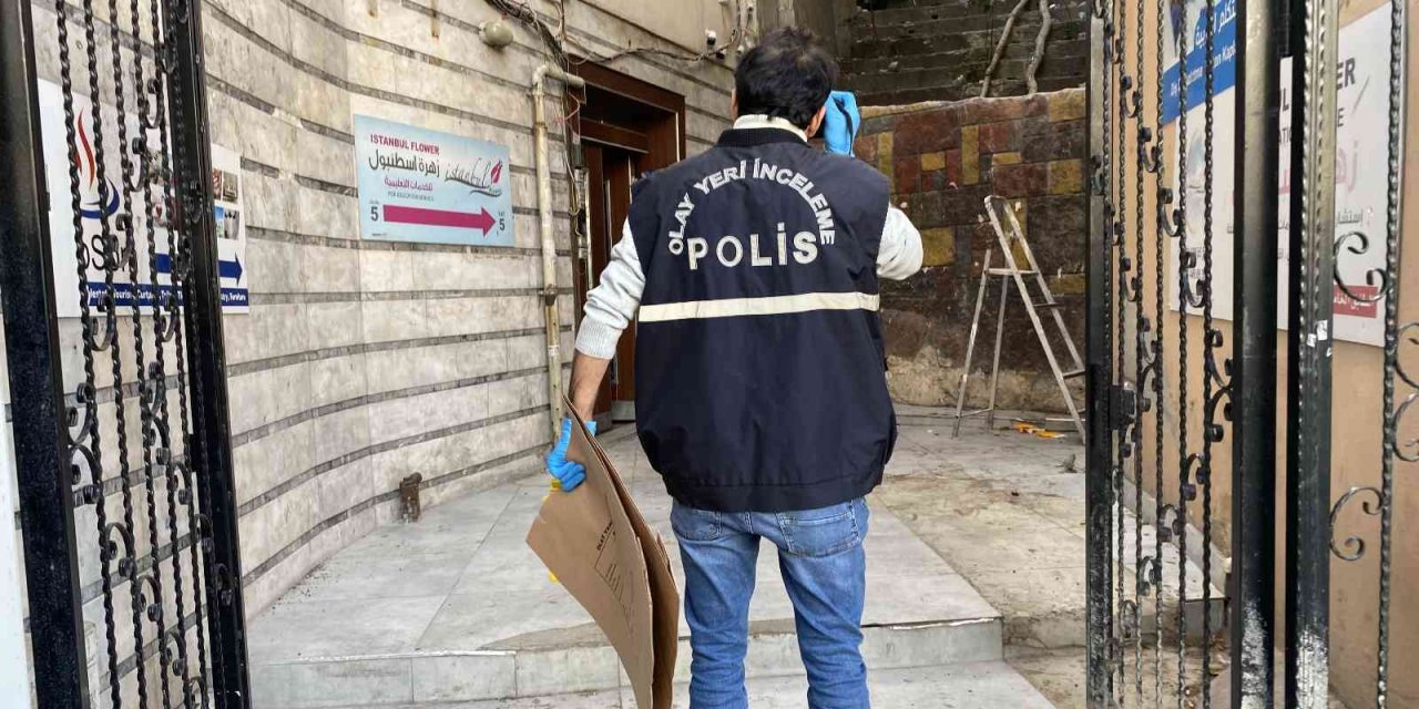 Fatih’te metruk gecekonduda insan kafatası ve kemikleri bulundu