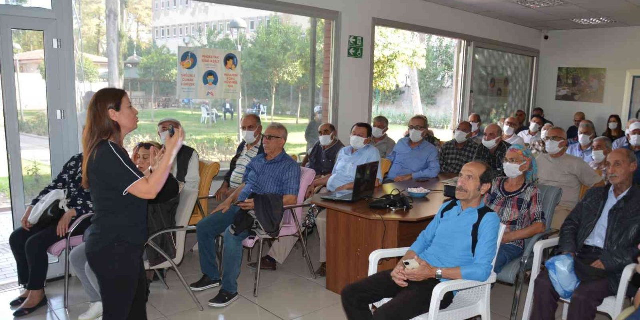 Emekli evi sakinleri ilk yardım konusunda bilgilendirildi