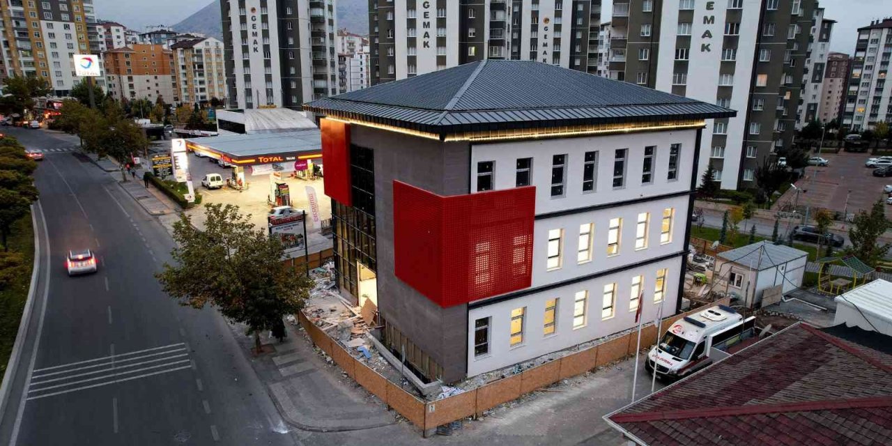 Talas Belediyesi’nin yeni Kızılay binasında sona gelindi