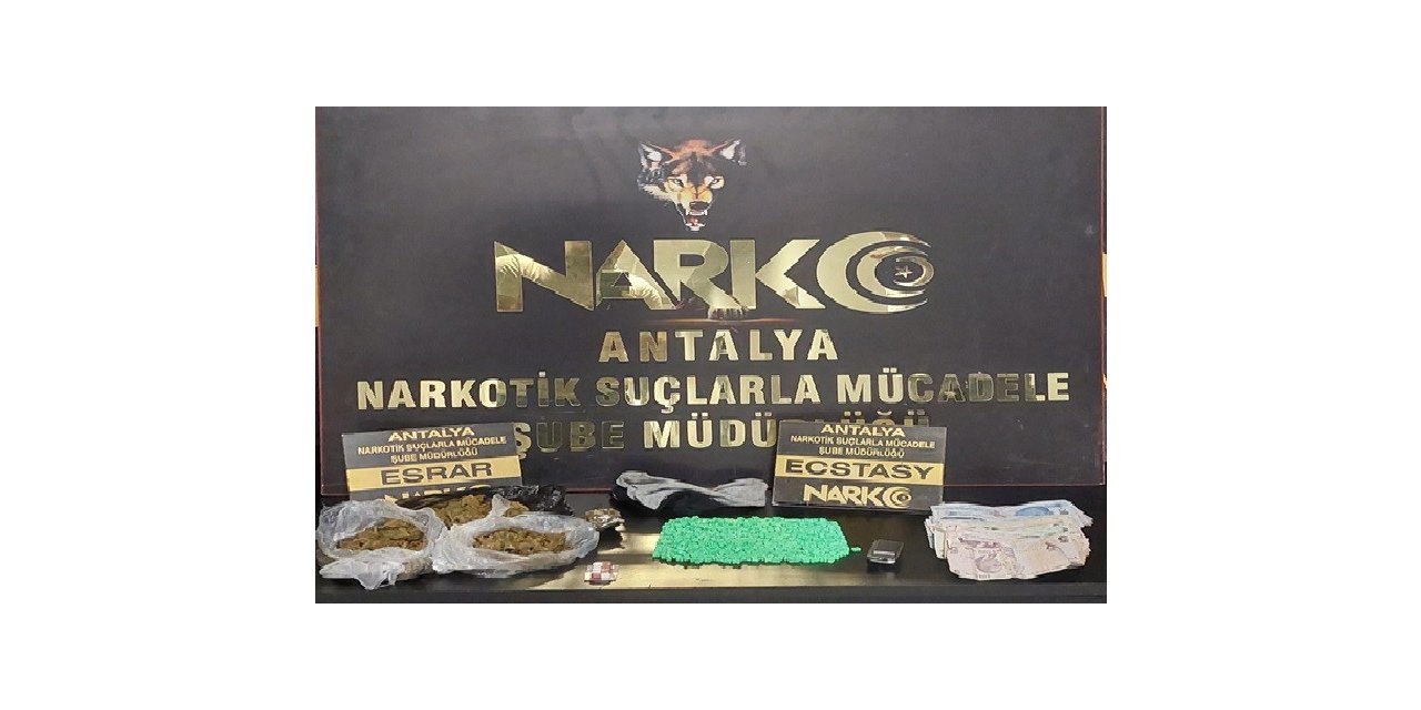 Antalya’da piyasaya sürülmeye çalışılan 9 kilo eroin polise takıldı