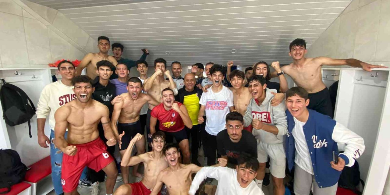 Döşemealtı’nın gençlerinden zirveye yakın takip