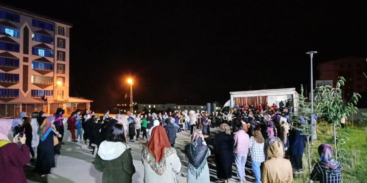 Bitlis KYK yurtlarında kalan öğrenciler için müzik şöleni