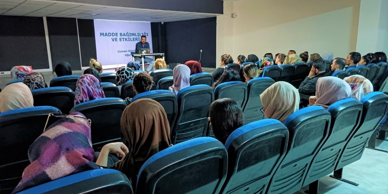 Diyarbakır’da kursiyerlere madde bağımlılığı semineri