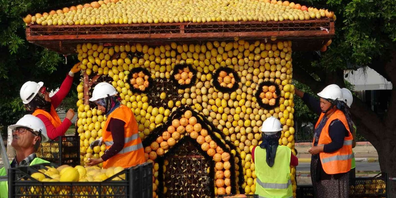 Mersin Uluslararası Narenciye Festivali’nde son hazırlıklar yapılıyor