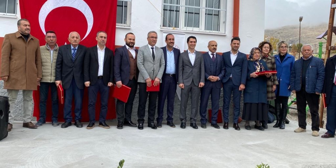 Hamurcu İlkokulu yeni yüzüyle eğitime açıldı