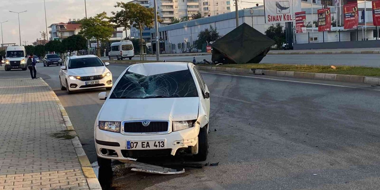 Antalya’da otomobil sulama deposuna çarptı: 1 yaralı