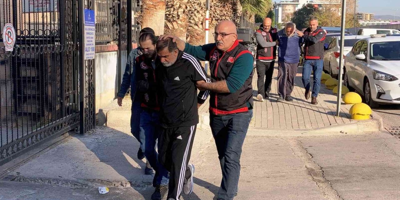 Boşanma aşamasındaki eşini öldüren katil zanlısı adliyede