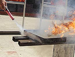 Cepte taşınabilen yangın söndürücü