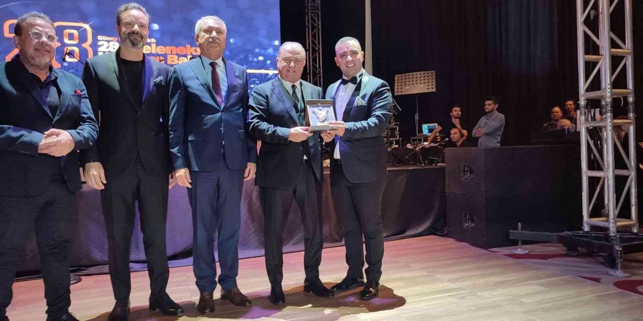 Fatih Terim’e “Güneyin İncisi” ödülü verildi